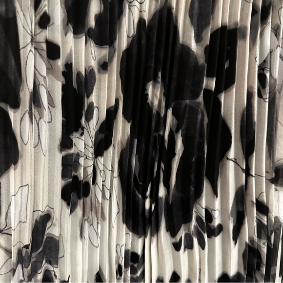 St John Women’s Designer Luxury Floral Pleated Sleeveless Maxi Dress Formal SZ 0 - Picture 10 of 11